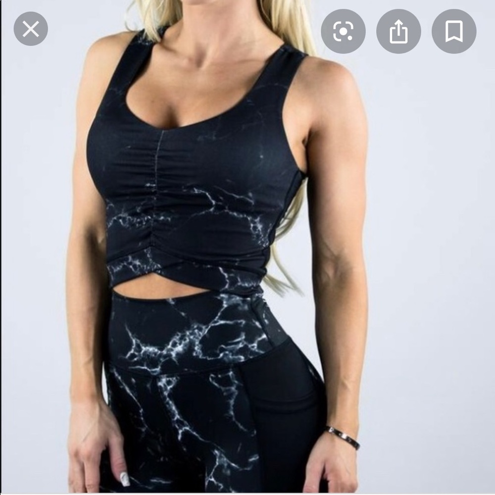 *SOLD on M* Buffbunny marble twist crop top- Onyx